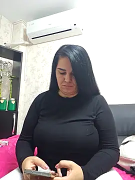 VickyDivinee online show from 09/18/25, 05:16