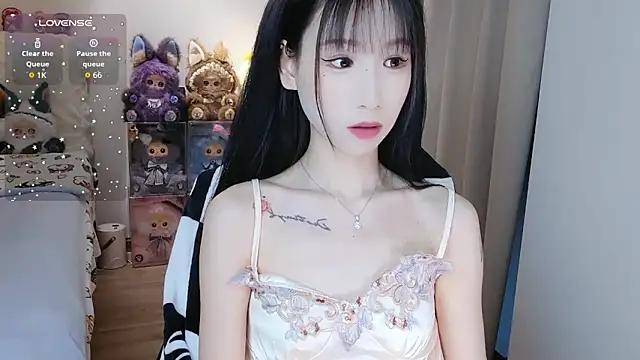 Snapshot of M-OTT_ chatting on 04/06/26, 01:23 M-OTT online show from 04/06/26, 01:23