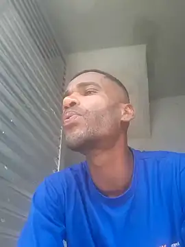 Snapshot of negrobrazil92 chatting on 10/20/25, 01:33 negrobrazil92 online show from 10/20/25, 01:33