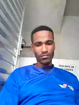 Snapshot of negrobrazil92 chatting on 10/13/25, 01:23 negrobrazil92 online show from 10/13/25, 01:23