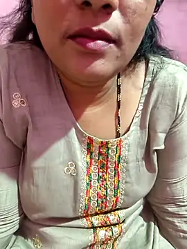 Snapshot of Aunty_Boy_143 chatting on 09/24/25, 08:54 Aunty Boy 143 online show from 09/24/25, 08:54