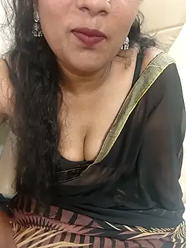 Snapshot of Aunty_Boy_143 chatting on 04/18/26, 10:39 Aunty Boy 143 online show from 04/18/26, 10:39