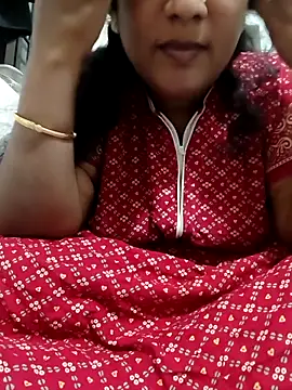 Snapshot of Aunty_Boy_143 chatting on 11/01/25, 05:29 Aunty Boy 143 online show from 11/01/25, 05:29