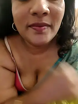 Snapshot of Aunty_Boy_143 chatting on 10/07/25, 07:31 Aunty Boy 143 online show from 10/07/25, 07:31