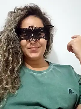 RaphinhaSanches online show from 11/02/25, 03:06