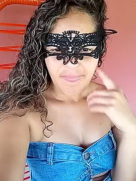 RaphinhaSanches online show from 11/01/25, 01:38