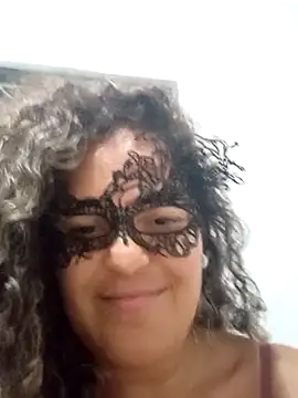 RaphinhaSanches online show from 12/15/25, 05:52