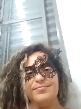 RaphinhaSanches online show from 12/17/25, 09:09