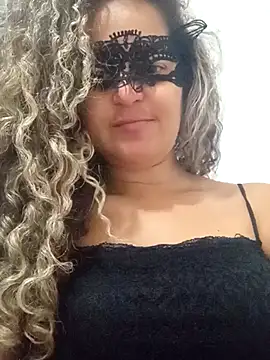 RaphinhaSanches online show from 11/06/25, 12:09