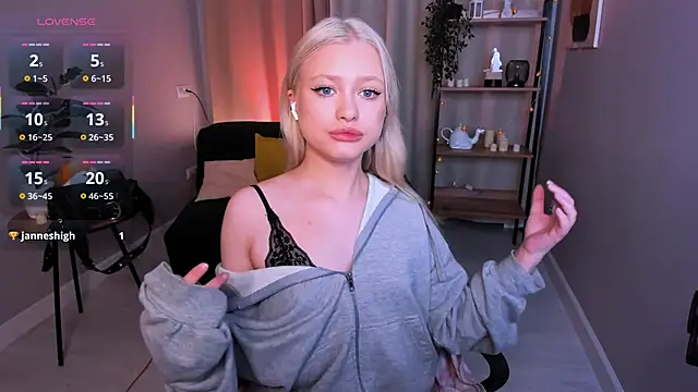 Millie Vanillies online show from 11/07/25, 01:04