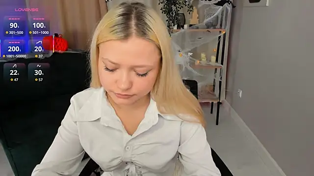 Millie Vanillies online show from 10/28/25, 10:20