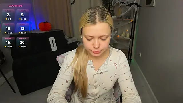 Millie Vanillies online show from 10/27/25, 08:54