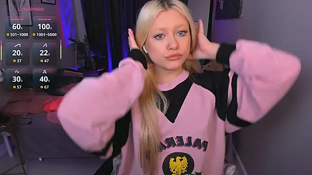 Millie Vanillies online show from 12/15/25, 01:17