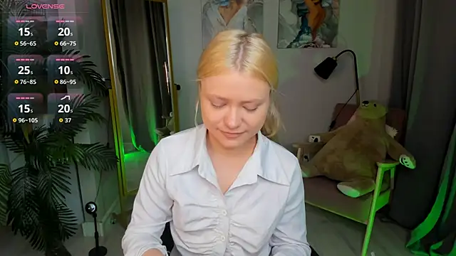 Millie Vanillies online show from 09/10/25, 03:11