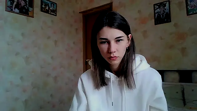 Crazy Empresis online show from 11/10/25, 06:40