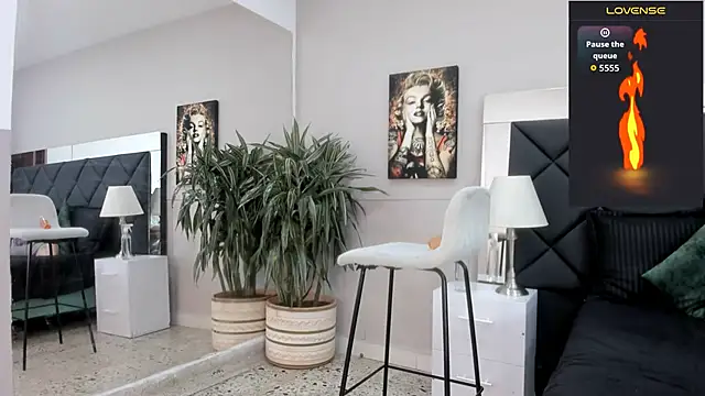 Snapshot of emilio_brandon chatting on 11/10/25, 10:20 emilio brandon online show from 11/10/25, 10:20