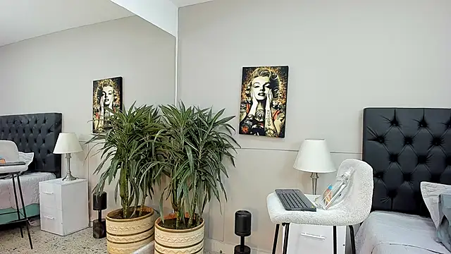 Snapshot of emilio_brandon chatting on 10/07/25, 11:00 emilio brandon online show from 10/07/25, 11:00