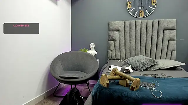 Snapshot of emilio_brandon chatting on 12/18/25, 11:03 emilio brandon online show from 12/18/25, 11:03