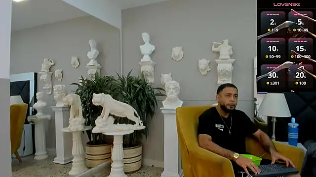 Snapshot of emilio_brandon chatting on 11/18/25, 10:07 emilio brandon online show from 11/18/25, 10:07