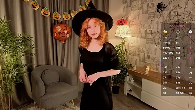 Snapshot of TiannaBorlace chatting on 10/31/25, 11:07 TiannaBorlace online show from 10/31/25, 11:07