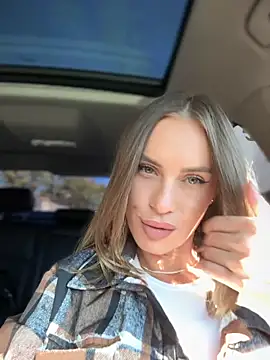  JessyRey  online show from 10/19/25, 09:23