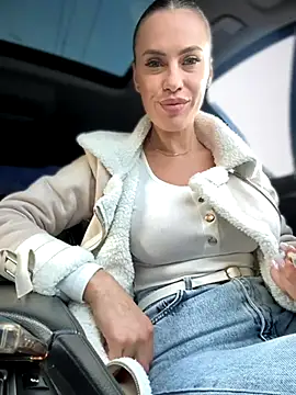  JessyRey  online show from 12/04/25, 12:04