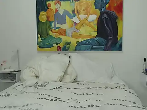 ParisAndVi online show from 09/19/25, 12:25