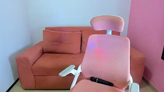 Snapshot of Emiss_Jones chatting on 01/07/26, 08:36 Emiss Jones online show from 01/07/26, 08:36