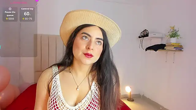 Snapshot of sashaa_petit chatting on 10/17/25, 11:56 sashaa petit online show from 10/17/25, 11:56