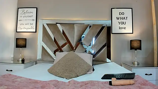 cellestehot online show from 10/27/25, 11:55