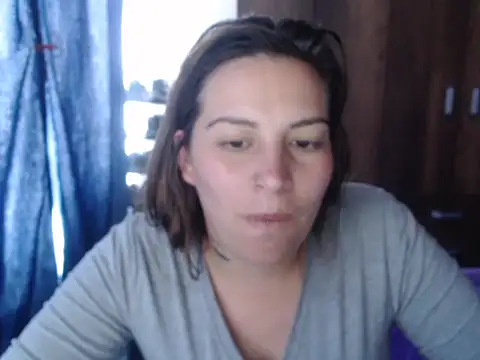 cloequeen15 online show from 11/26/25, 08:20