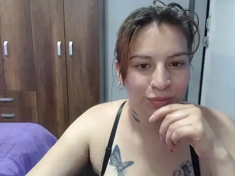 cloequeen15 online show from 11/10/25, 02:44