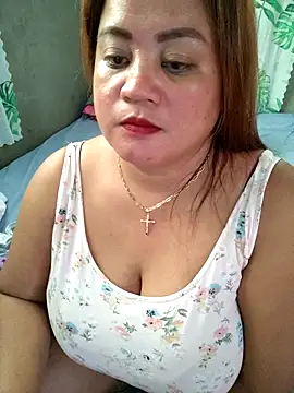 Snapshot of lady_rosie chatting on 09/18/25, 05:32 lady rosie online show from 09/18/25, 05:32