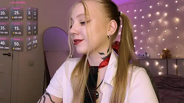 RebeccaAster online show from 04/16/26, 06:30