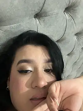 Snapshot of Aliciawhitee chatting on 09/09/25, 04:44 Aliciawhitee online show from 09/09/25, 04:44
