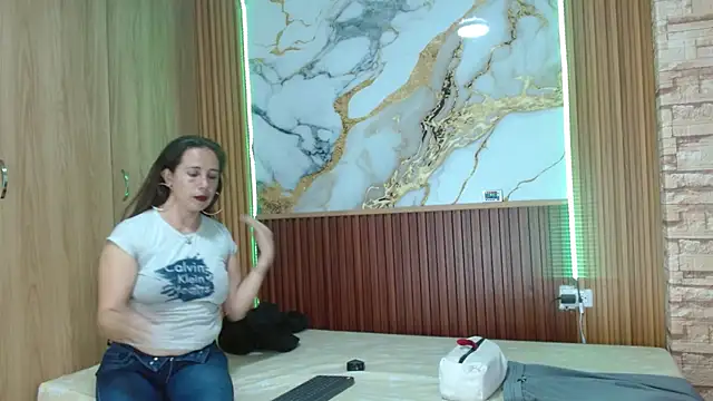 mollyandsam303av online show from 03/11/26, 07:30