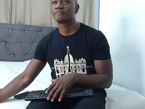 Snapshot of iamfelipee chatting on 10/18/25, 04:25 iamfelipee online show from 10/18/25, 04:25