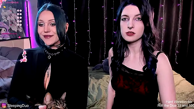 Threesomebabes online show from 12/18/25, 04:00