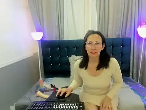 Snapshot of Oriana_Jhonson chatting on 04/18/26, 12:07 Oriana Jhonson online show from 04/18/26, 12:07