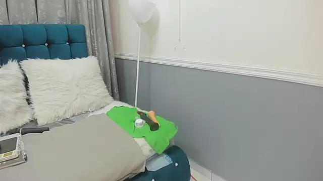 Oriana Jhonson online show from 11/21/25, 11:53