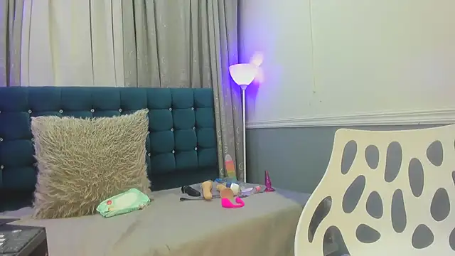 Oriana Jhonson online show from 04/08/26, 11:12