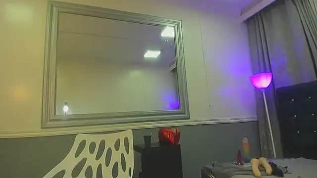 Oriana Jhonson online show from 04/09/26, 11:05