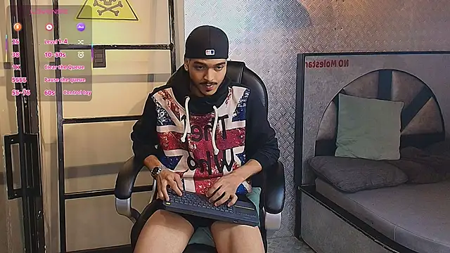 MarcusRain  online show from 10/01/25, 02:17