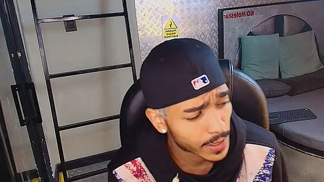 MarcusRain  online show from 10/02/25, 03:21