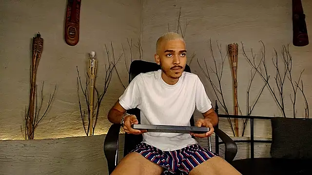 MarcusRain  online show from 10/31/25, 07:32