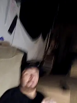 Snapshot of Macrhizz chatting on 12/20/25, 07:33 Macrhizz online show from 12/20/25, 07:33