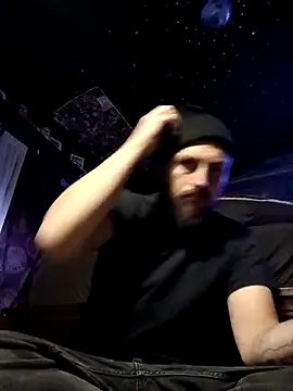 Snapshot of Macrhizz chatting on 10/13/25, 03:35 Macrhizz online show from 10/13/25, 03:35