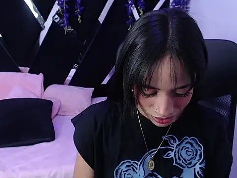 Snapshot of hazel_18_ chatting on 04/11/26, 05:38 hazel 18 online show from 04/11/26, 05:38