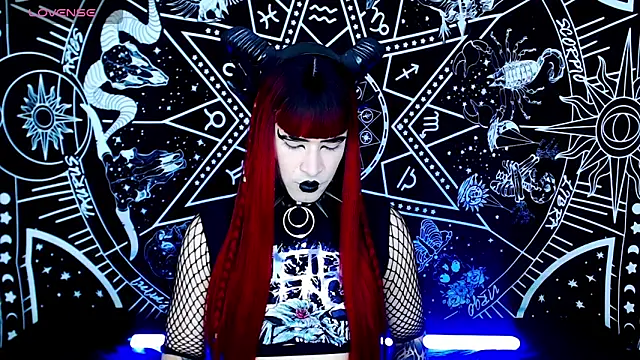 Snapshot of naomi_satan chatting on 10/11/25, 12:33 naomi satan online show from 10/11/25, 12:33