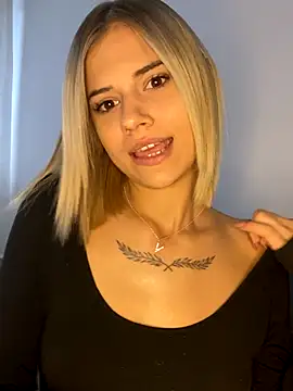 Snapshot of AishaKali chatting on 10/03/25, 07:32 AishaKali online show from 10/03/25, 07:32